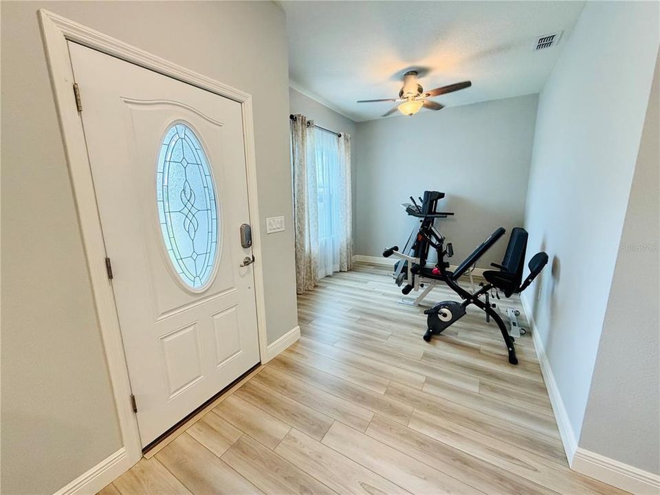 На продажу: $335,900 (3 спален, 2 ванн, 1635 Квадратных фут)