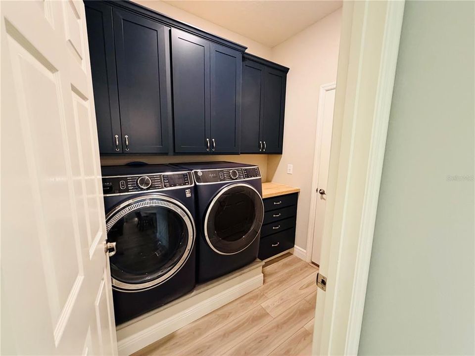 На продажу: $335,900 (3 спален, 2 ванн, 1635 Квадратных фут)