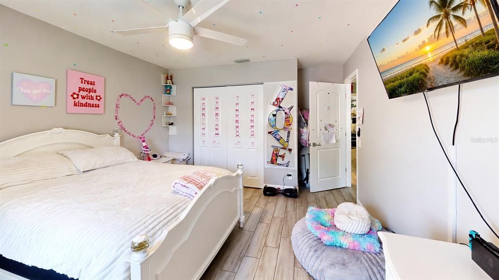На продажу: $425,000 (4 спален, 2 ванн, 1802 Квадратных фут)
