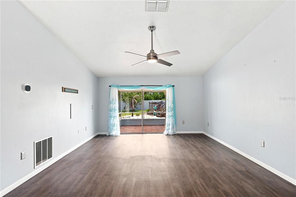 En Venta: $330,000 (3 camas, 2 baños, 1491 Pies cuadrados)