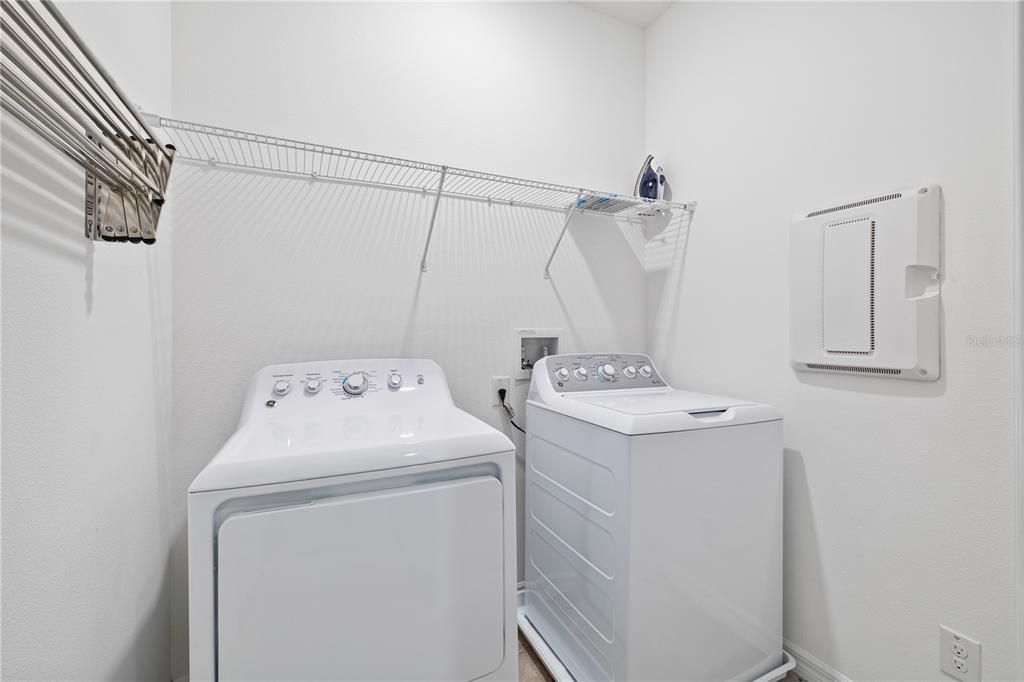 For Sale: $439,000 (3 beds, 2 baths, 1868 Square Feet)