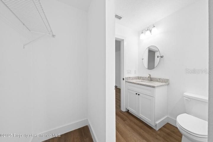 На продажу: $265,000 (3 спален, 2 ванн, 1008 Квадратных фут)