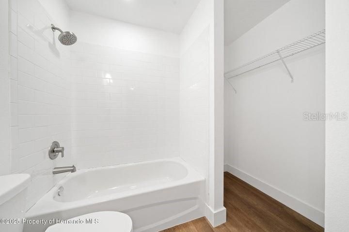 На продажу: $265,000 (3 спален, 2 ванн, 1008 Квадратных фут)