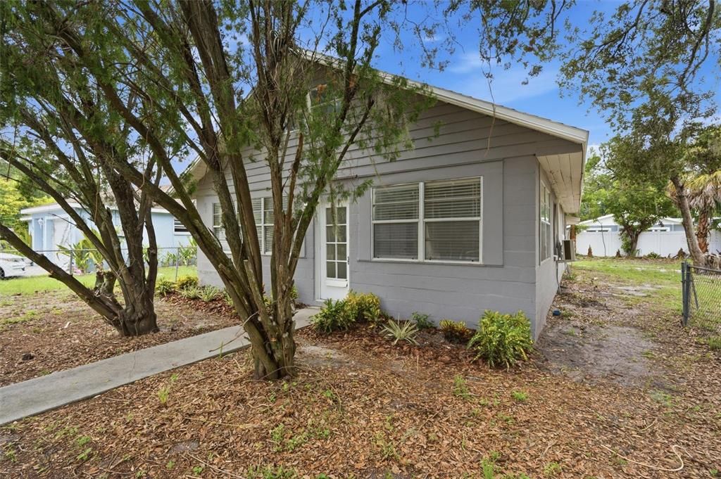 For Sale: $239,000 (3 beds, 1 baths, 1260 Square Feet)