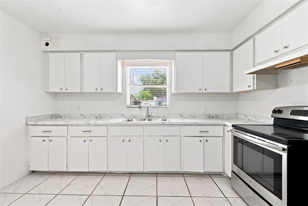 For Sale: $239,000 (3 beds, 1 baths, 1260 Square Feet)