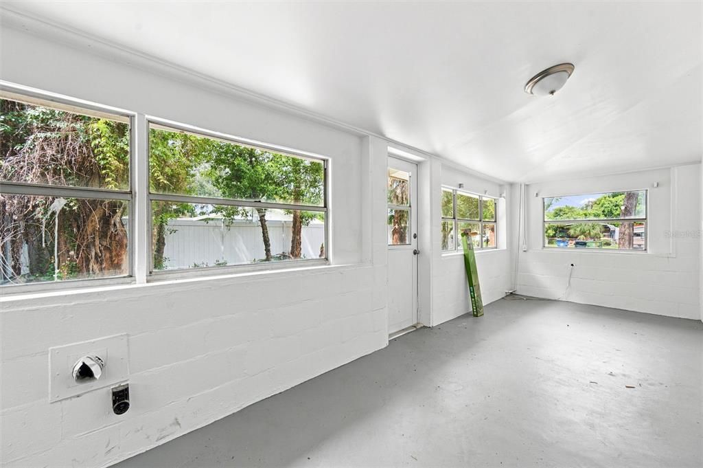 For Sale: $239,000 (3 beds, 1 baths, 1260 Square Feet)