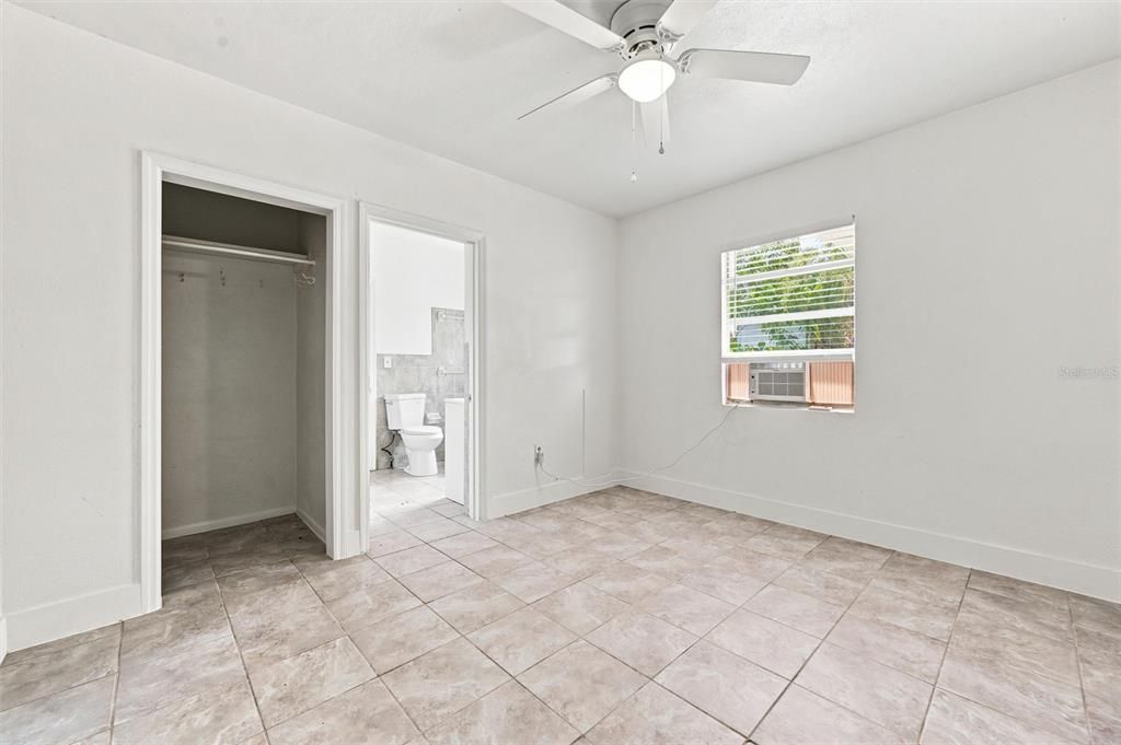 For Sale: $239,000 (3 beds, 1 baths, 1260 Square Feet)