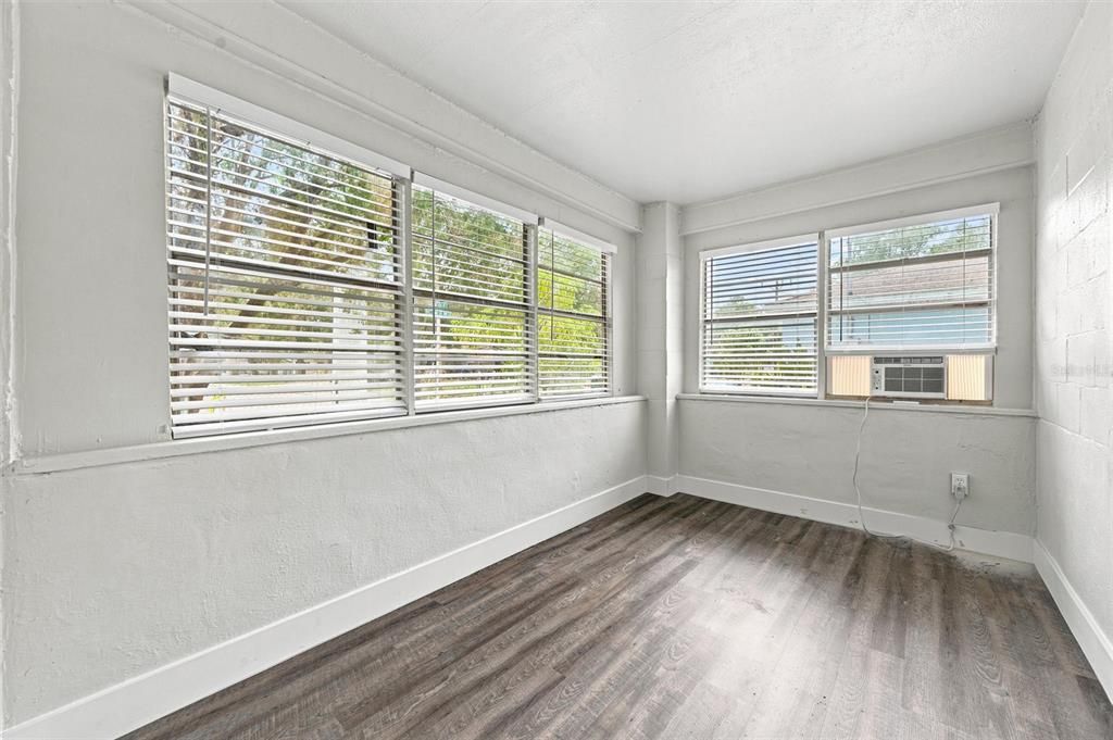 For Sale: $239,000 (3 beds, 1 baths, 1260 Square Feet)