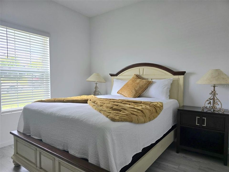 En Venta: $330,000 (4 camas, 2 baños, 1768 Pies cuadrados)