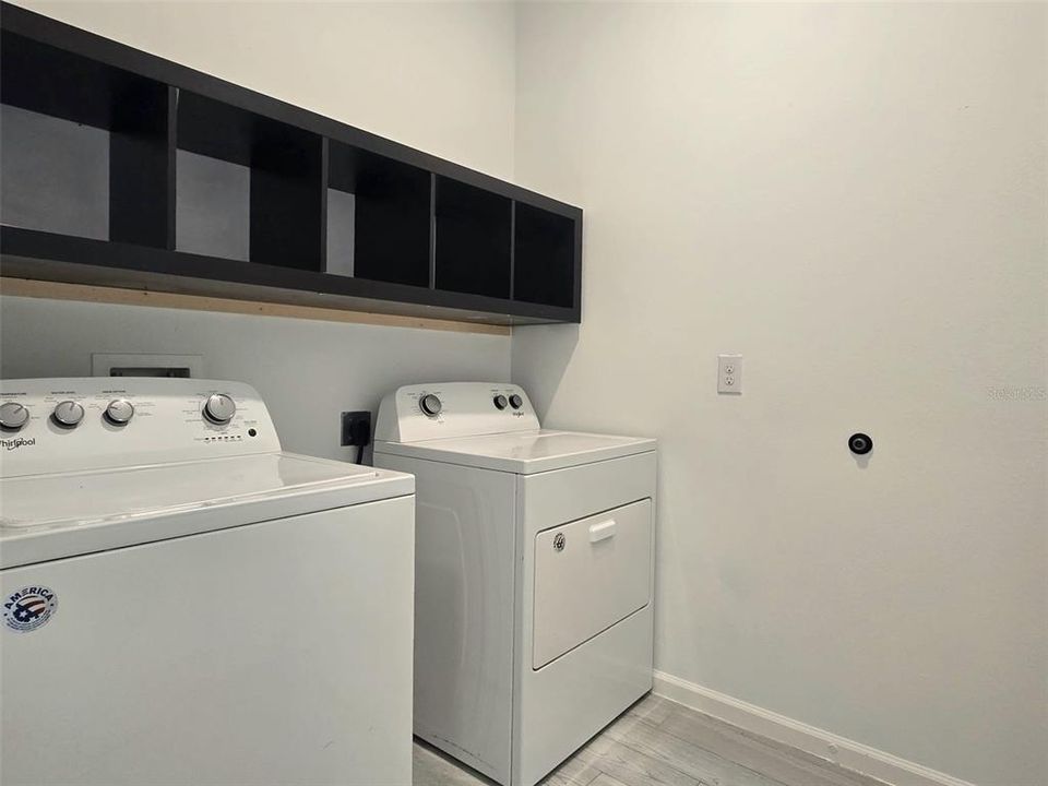En Venta: $330,000 (4 camas, 2 baños, 1768 Pies cuadrados)