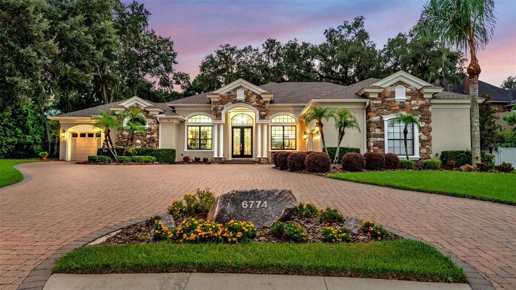 Recently Sold: $1,300,000 (5 beds, 4 baths, 4298 Square Feet)