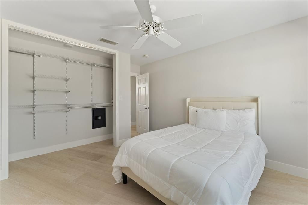 For Sale: $2,250,000 (4 beds, 3 baths, 2494 Square Feet)