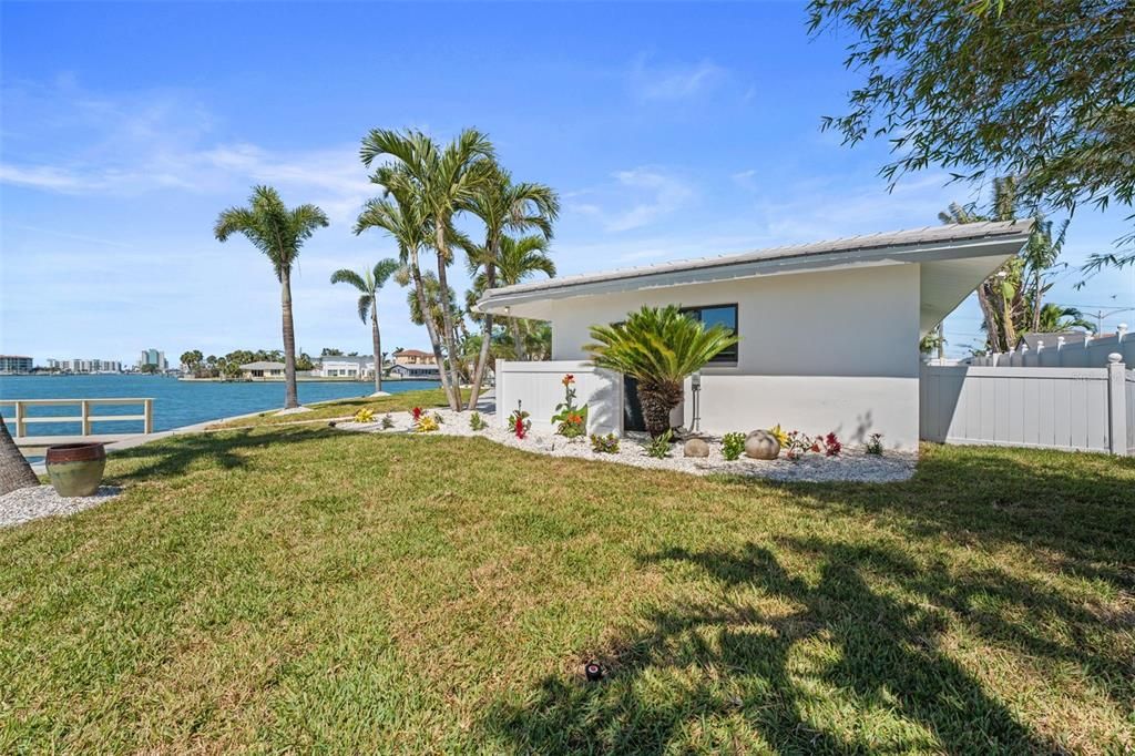 For Sale: $2,250,000 (4 beds, 3 baths, 2494 Square Feet)