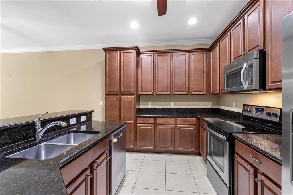 For Rent: $2,949 (4 beds, 3 baths, 2136 Square Feet)