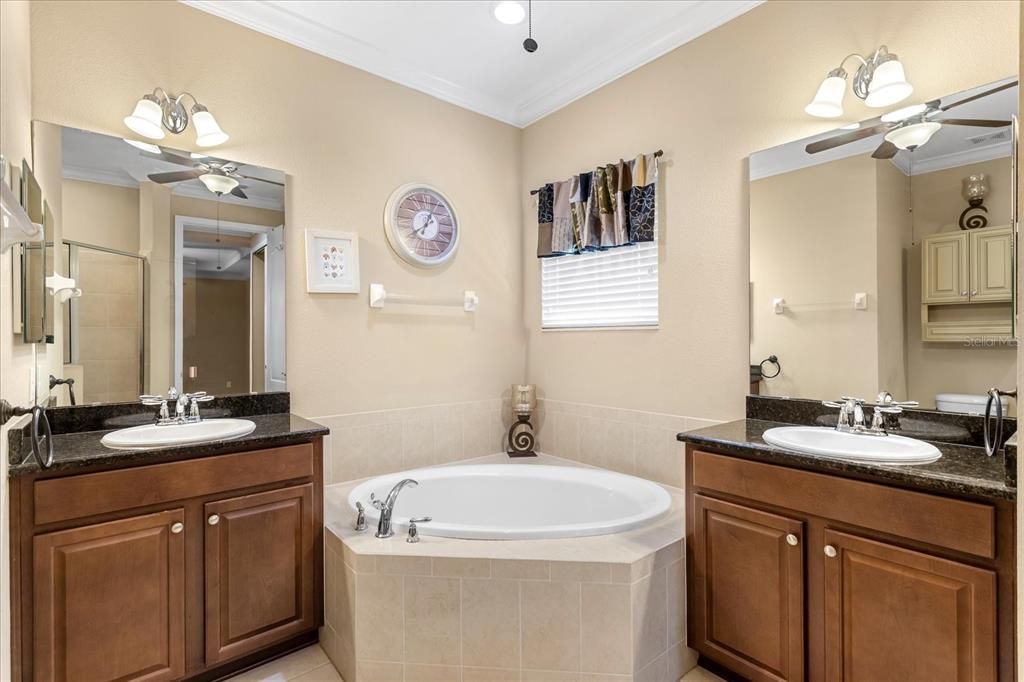 For Rent: $2,949 (4 beds, 3 baths, 2136 Square Feet)
