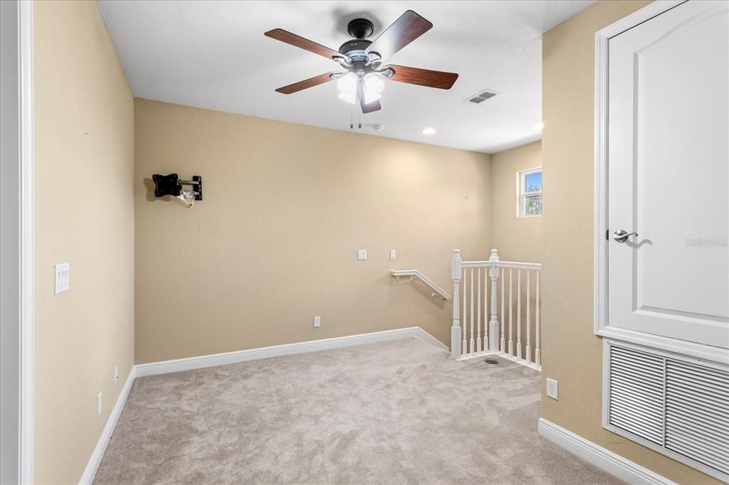 For Rent: $2,949 (4 beds, 3 baths, 2136 Square Feet)
