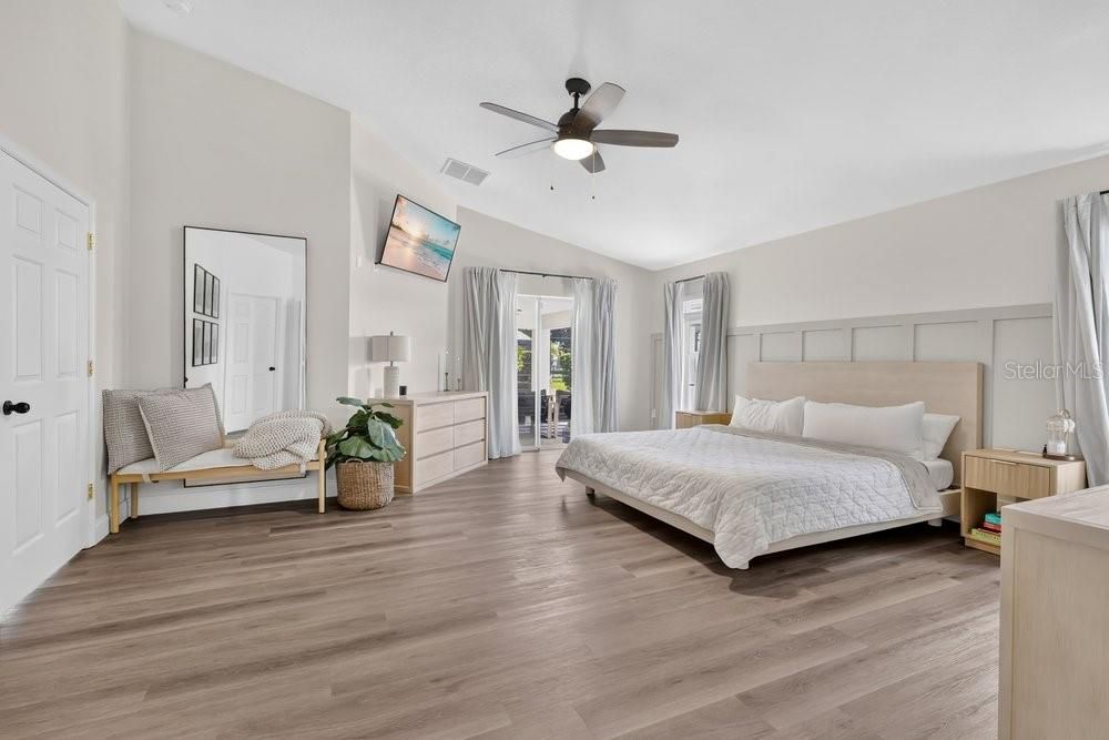En Venta: $699,999 (4 camas, 3 baños, 3053 Pies cuadrados)