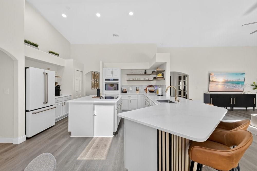 En Venta: $699,999 (4 camas, 3 baños, 3053 Pies cuadrados)