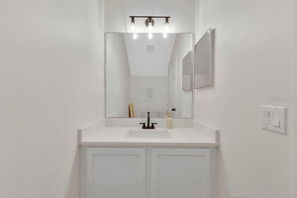 En Venta: $699,999 (4 camas, 3 baños, 3053 Pies cuadrados)