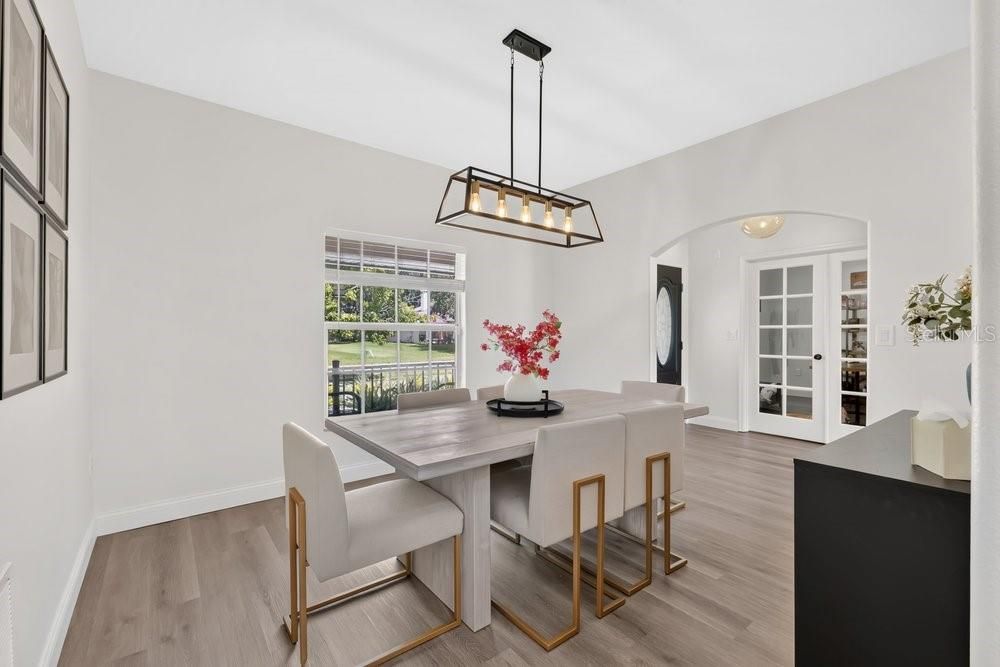 En Venta: $699,999 (4 camas, 3 baños, 3053 Pies cuadrados)