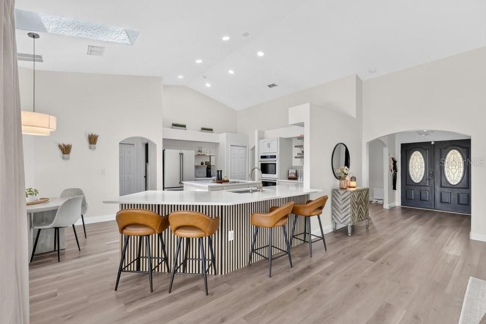 En Venta: $699,999 (4 camas, 3 baños, 3053 Pies cuadrados)