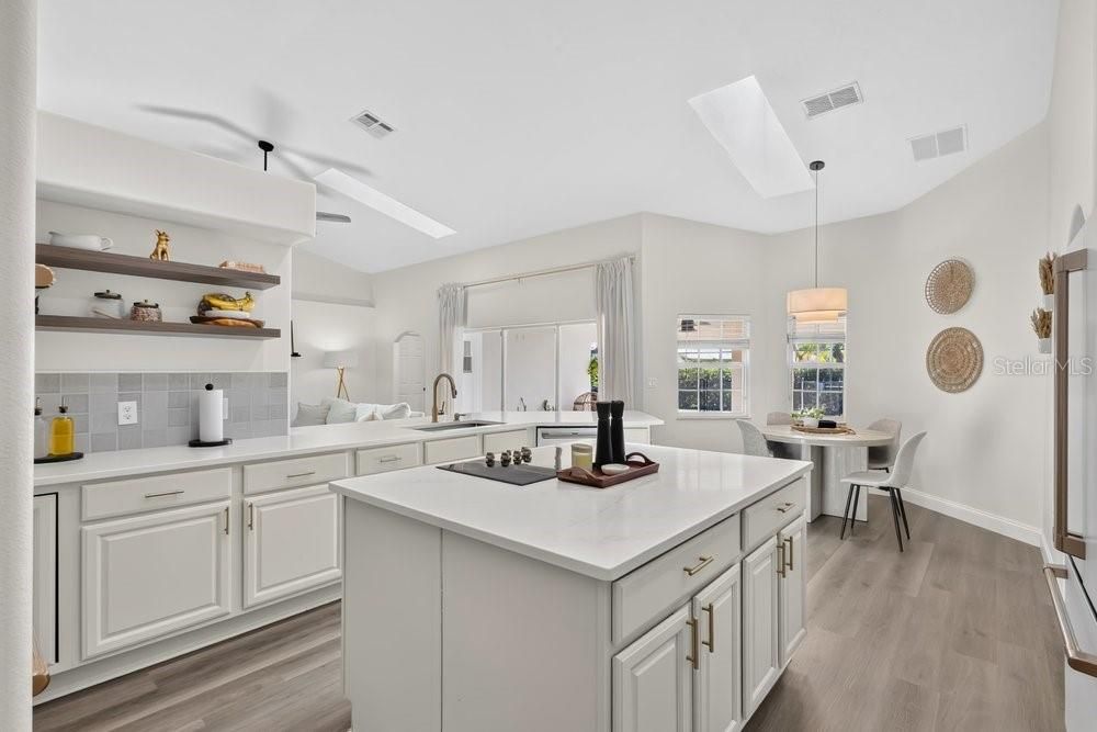 En Venta: $699,999 (4 camas, 3 baños, 3053 Pies cuadrados)