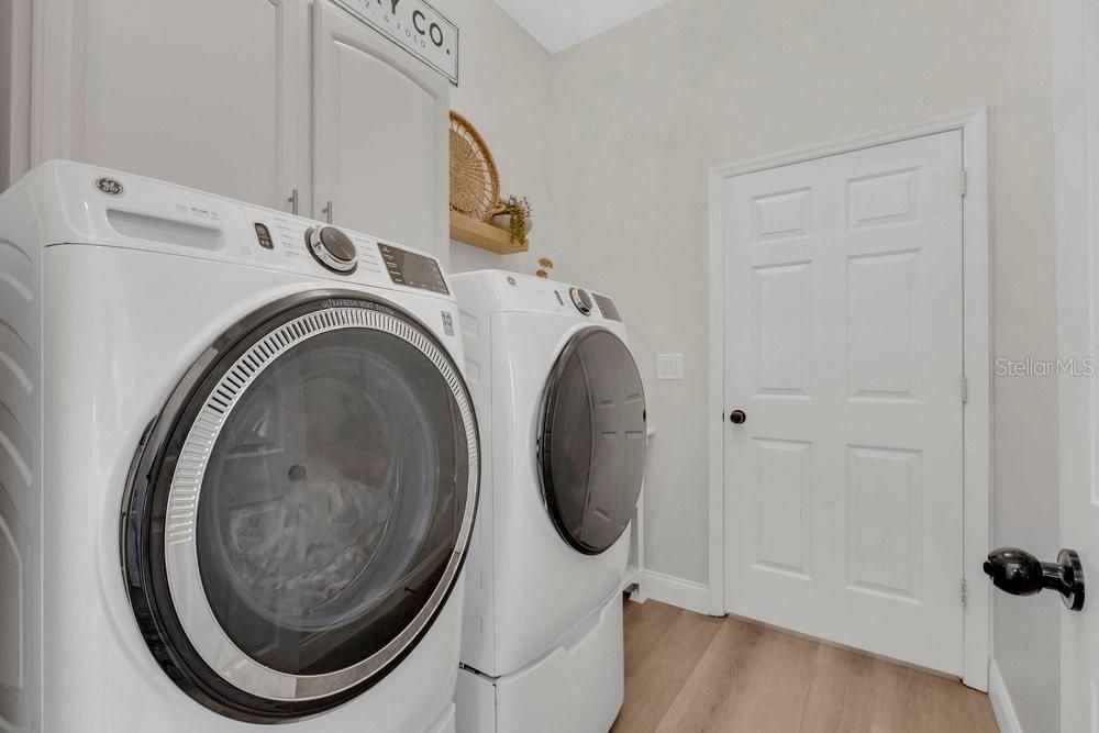 En Venta: $699,999 (4 camas, 3 baños, 3053 Pies cuadrados)