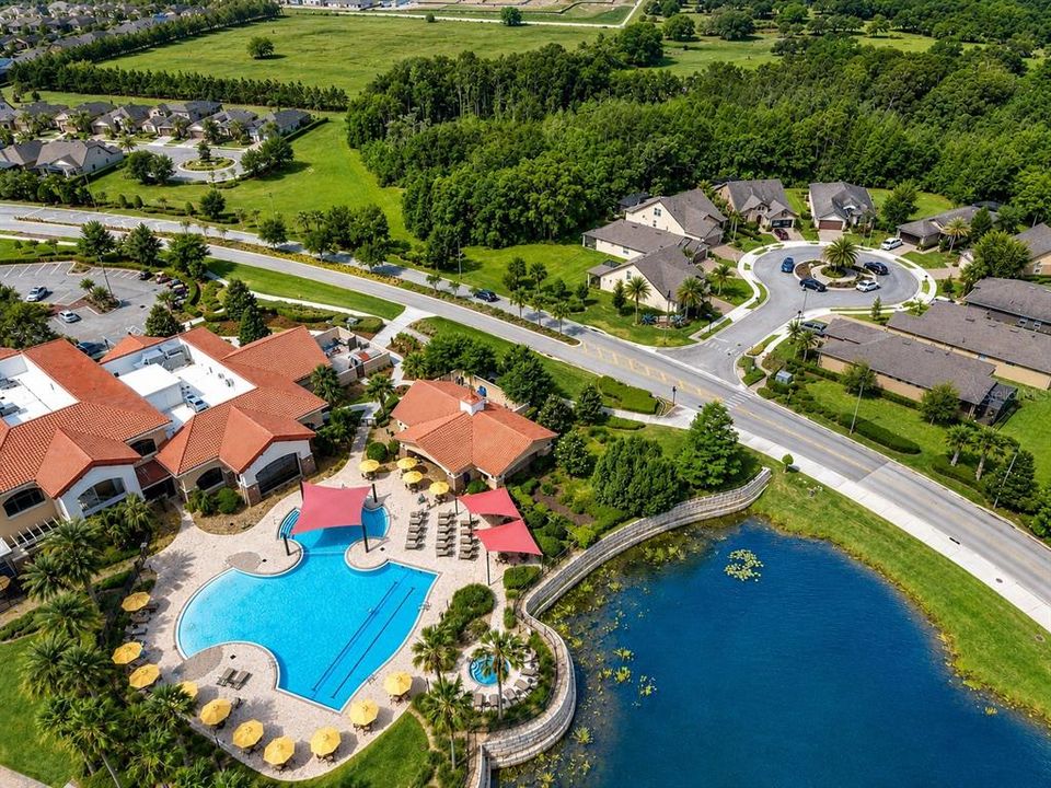 На продажу: $273,000 (2 спален, 2 ванн, 1300 Квадратных фут)