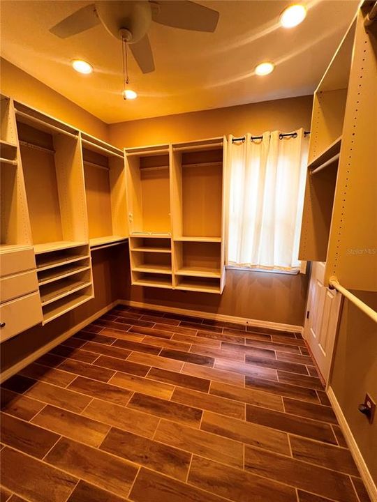 На продажу: $260,000 (3 спален, 2 ванн, 1377 Квадратных фут)