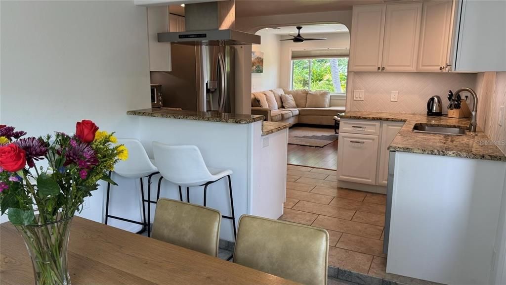 В аренду: $4,650 (2 спален, 2 ванн, 1244 Квадратных фут)