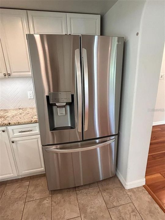 В аренду: $4,650 (2 спален, 2 ванн, 1244 Квадратных фут)