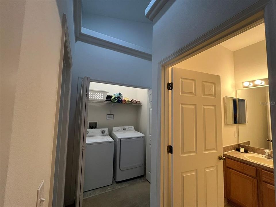 En Venta: $389,900 (4 camas, 3 baños, 1940 Pies cuadrados)