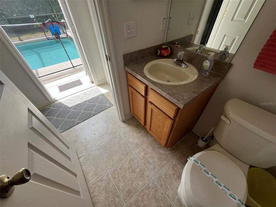 En Venta: $389,900 (4 camas, 3 baños, 1940 Pies cuadrados)