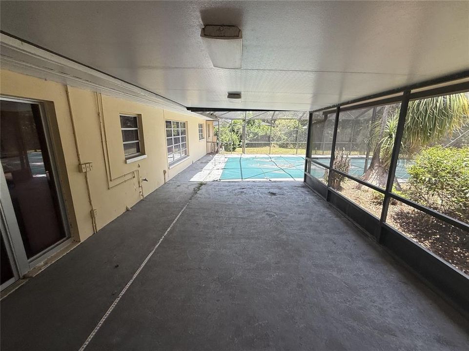 For Sale: $440,000 (4 beds, 3 baths, 2932 Square Feet)