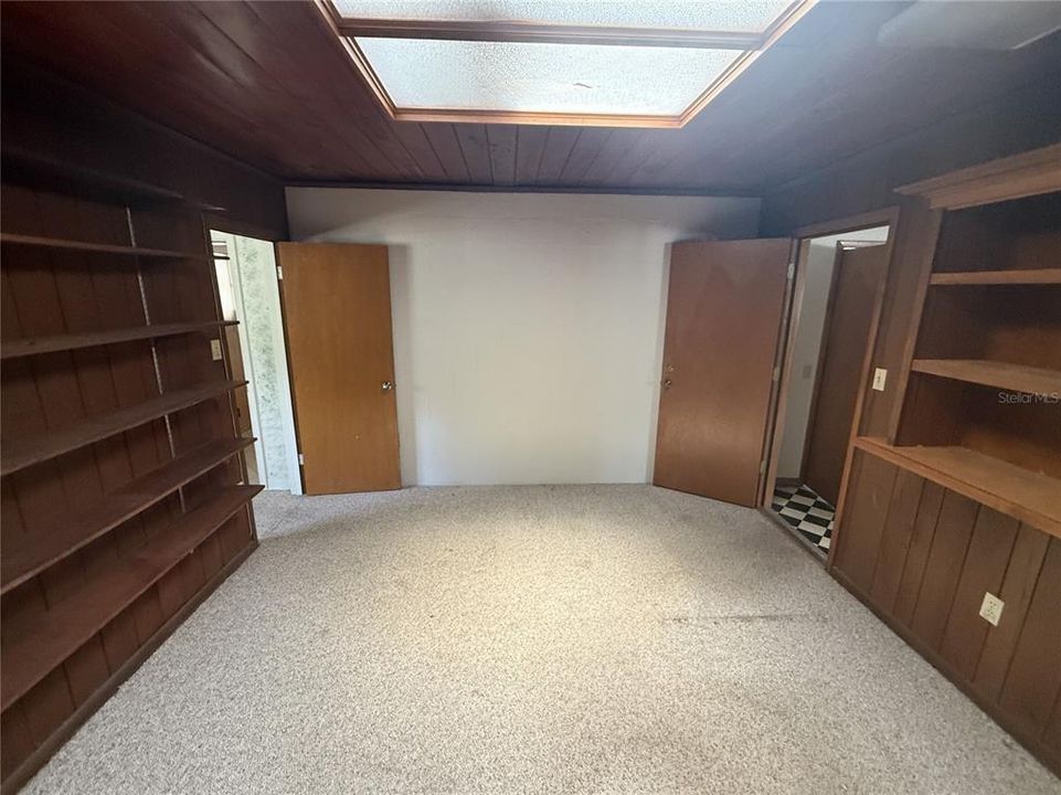 For Sale: $440,000 (4 beds, 3 baths, 2932 Square Feet)