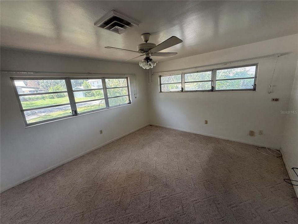 For Sale: $440,000 (4 beds, 3 baths, 2932 Square Feet)