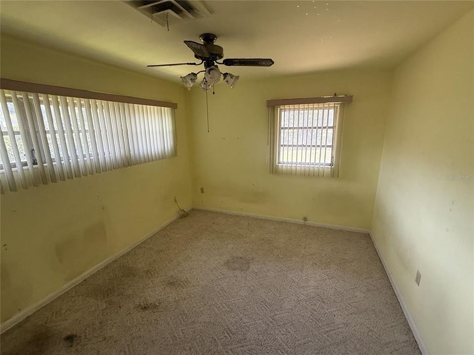 For Sale: $440,000 (4 beds, 3 baths, 2932 Square Feet)