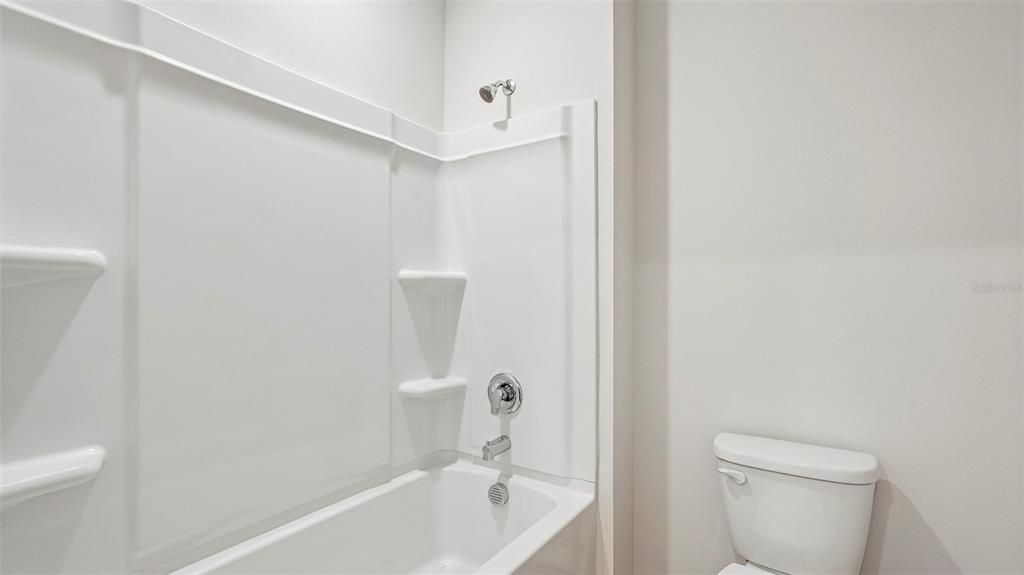 На продажу: $415,990 (5 спален, 3 ванн, 2605 Квадратных фут)