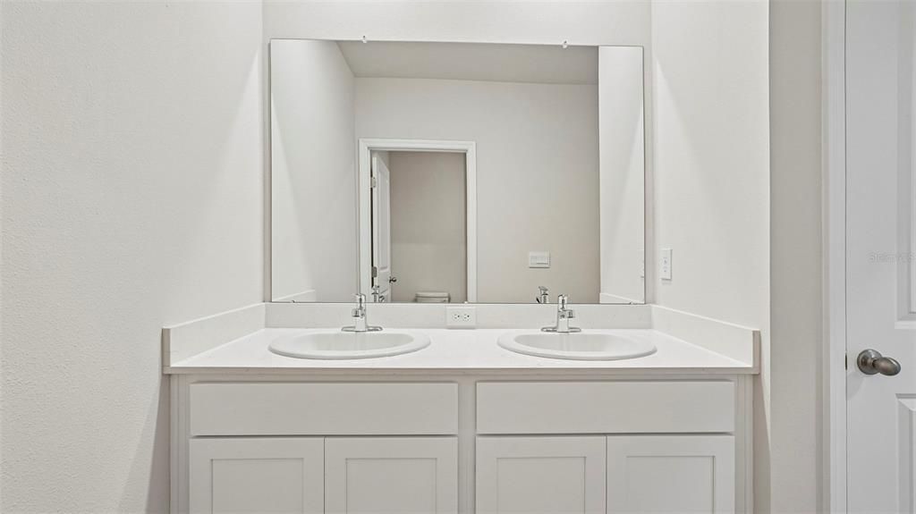 На продажу: $415,990 (5 спален, 3 ванн, 2605 Квадратных фут)