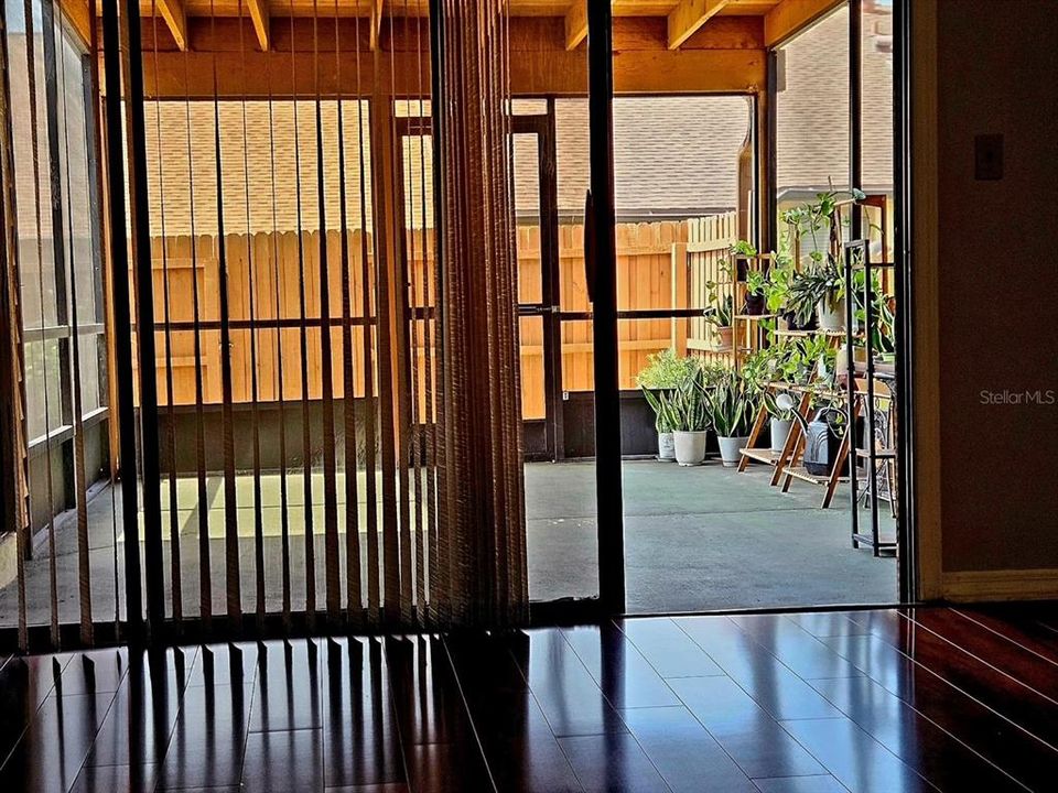 En Venta: $305,000 (2 camas, 2 baños, 1122 Pies cuadrados)