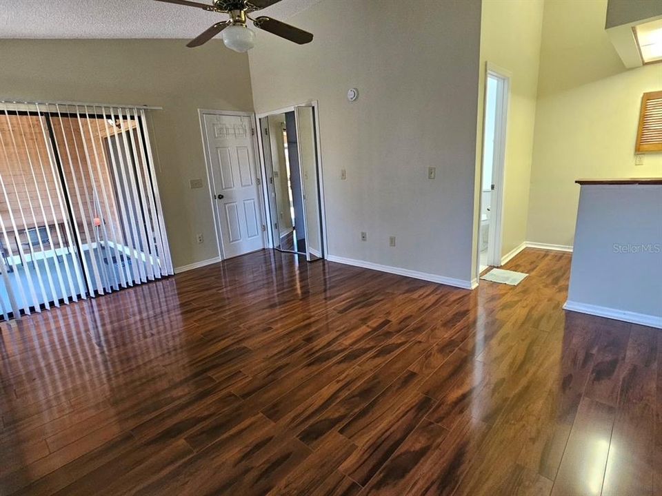 En Venta: $305,000 (2 camas, 2 baños, 1122 Pies cuadrados)