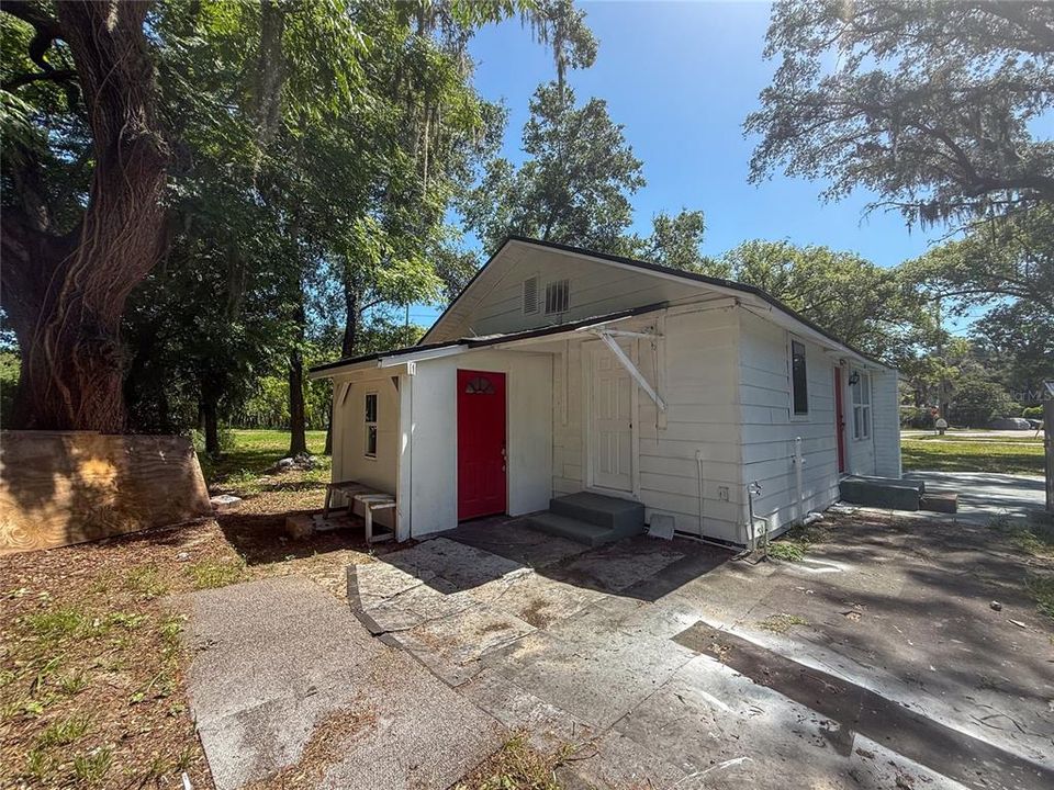 For Sale: $239,700 (3 beds, 1 baths, 1125 Square Feet)
