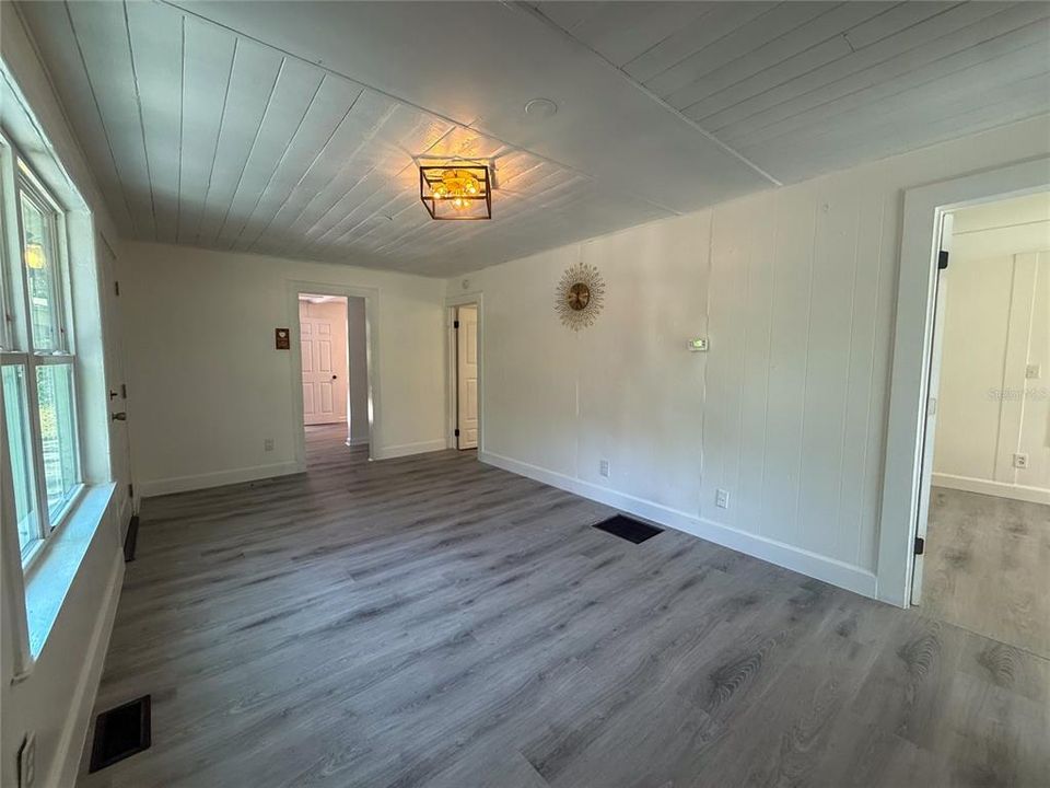 For Sale: $239,700 (3 beds, 1 baths, 1125 Square Feet)