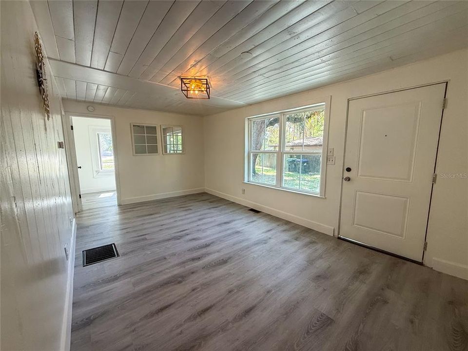 For Sale: $239,700 (3 beds, 1 baths, 1125 Square Feet)