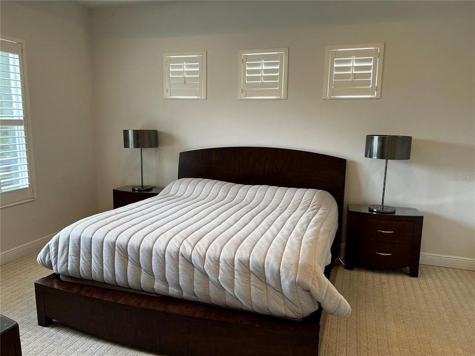En Renta: $3,975 (3 camas, 2 baños, 2116 Pies cuadrados)