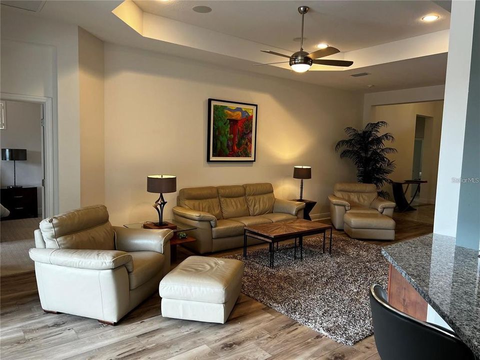En Renta: $3,975 (3 camas, 2 baños, 2116 Pies cuadrados)