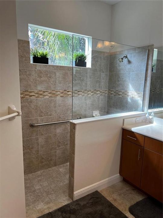 En Renta: $3,975 (3 camas, 2 baños, 2116 Pies cuadrados)