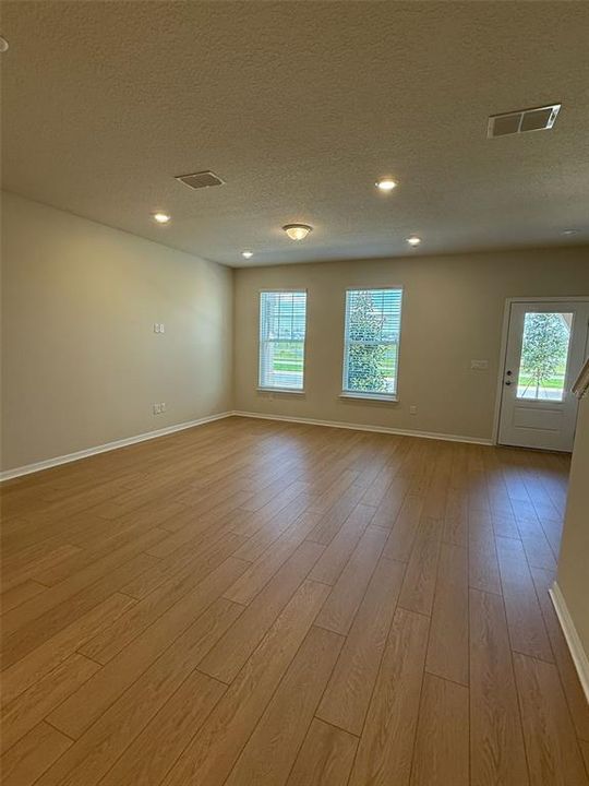 В аренду: $2,750 (3 спален, 2 ванн, 1661 Квадратных фут)