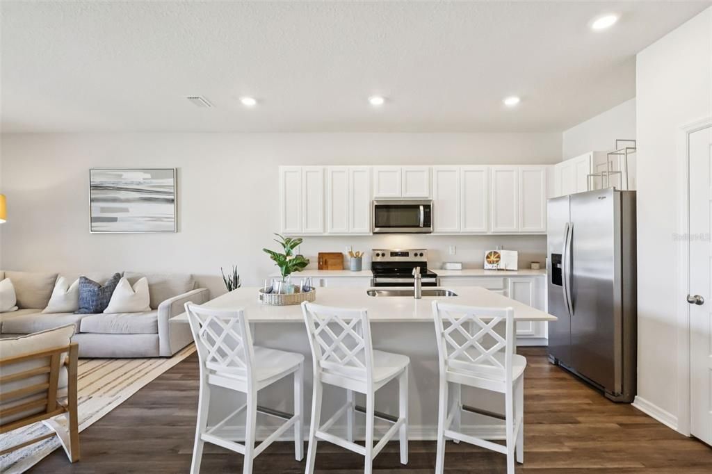 Active With Contract: $293,900 (3 beds, 2 baths, 1673 Square Feet)