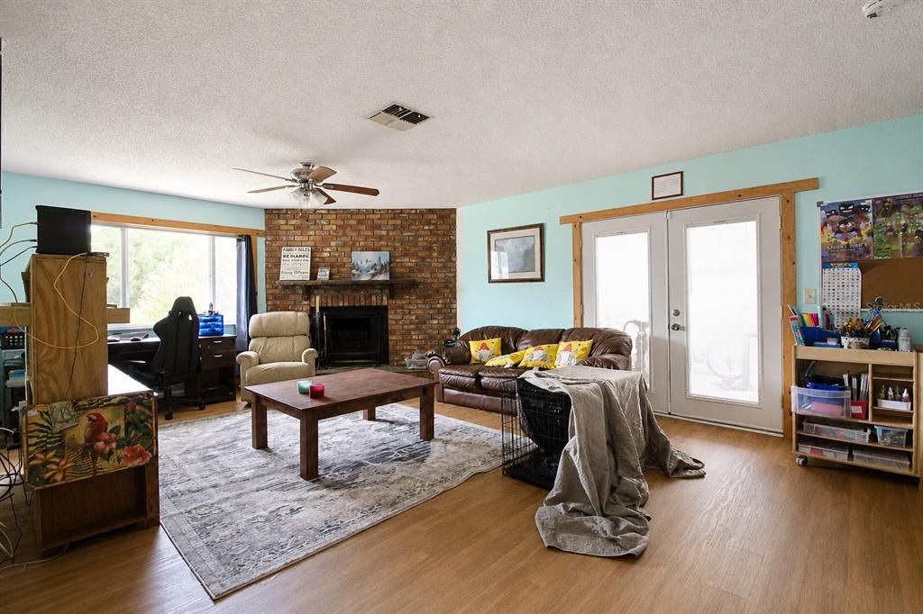 For Sale: $249,900 (4 beds, 2 baths, 2112 Square Feet)